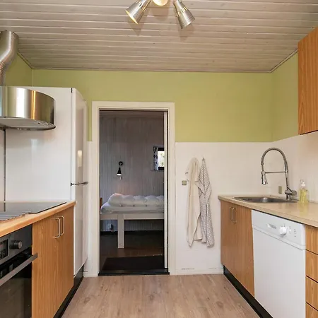 5 Person In Vaeggerlose Сasa de vacaciones Bøtø By